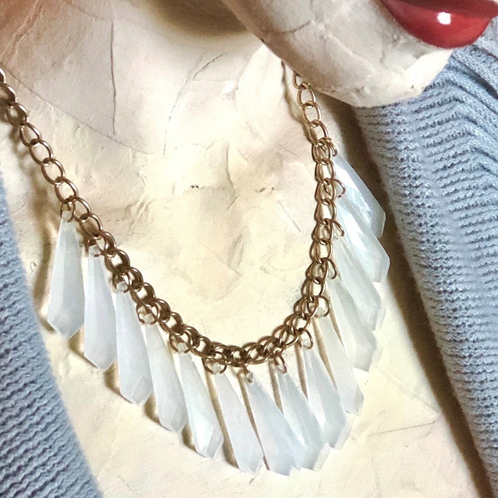 3/$40 VTG Y2K Gold Chain/Faceted Semi-Opaque Milky Acrylic Dangles Necklace